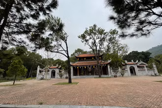 Hình ảnh vắng lặng trong khu di tích Côn Sơn - Kiếp Bạc ngày 27-2 (16 tháng giêng).