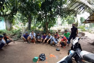 Một tụ điểm cờ bạc bị triệt xóa.