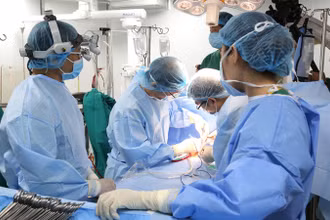 Ca phẫu thuật thành công giúp bé V. có cuộc sống khỏe mạnh.