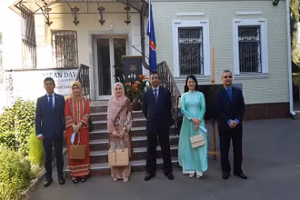 Đại sứ và phu nhân các nước ASEAN tại Ukraine mừng ngày thành lập khối.