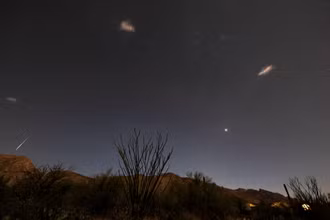 Hình ảnh tỏa sáng của mưa sao băng Perseid 2020