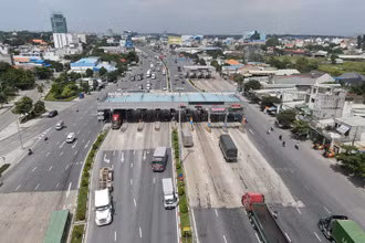 Kể từ 13 giờ 30 phút ngày 24-8, Trạm thu phí BOT cầu Đồng Nai tạm dừng thu phí.