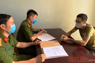 Công an lấy lời khai của đối tượng Trương Văn Hải.