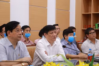  Quyền Bộ trưởng Y tế - GS, TS Nguyễn Thanh Long phát biểu.