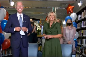 Ông Joe Biden và vợ sau khi Đại hội toàn quốc của đảng Dân chủ Mỹ chính thức đề cử ông làm ứng viên tham gia tranh cử Tổng thống Mỹ năm 2020.