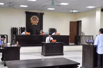 Phiên xét xử bị cáo về tội “ Cưỡng đoạt tài sản”.