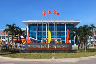 Tầng 6, tòa nhà G, Khoa Nội tổng hợp, Bệnh viện Đa khoa tỉnh Quảng Trị đang được phong tỏa. 