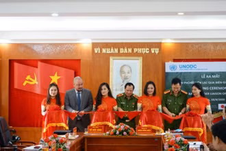 Khánh thành Văn phòng liên lạc qua biên giới tại Cao Bằng.
