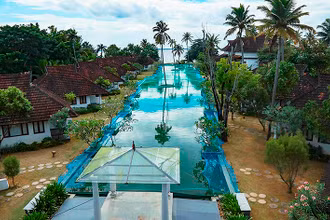Hồ bơi dài 150m, rộng 15m trong khu nghỉ dưỡng Aveda đã phải chuyển đổi thành hồ nuôi cá (Ảnh: ARABNEWS)