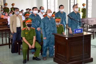 Các bị cáo tại phiên tòa.
