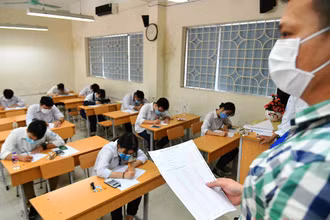Trong phòng thi tốt nghiệp THPT 2020 (Ảnh: THUỶ NGUYÊN)