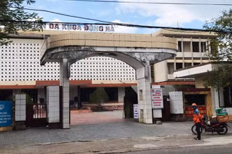 Trung tâm Y tế TP Đông Hà nơi gia đình ông C đang cách ly và BN 904 đang được điều trị.