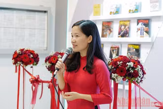 Bà Trần Thị Thanh Mỹ - Tham tán Thương mại Việt Nam tại Thái Lan phát biểu tại lễ Khai trương dự án Window to Việt Nam tại Thái Lan. Ảnh: Tuấn Anh