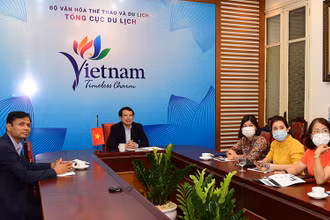 Phó Tổng cục trưởng Tổng cục Du lịch Hà Văn Siêu tham dự Hội nghị tại điểm cầu Việt Nam (Ảnh: TCDL) 