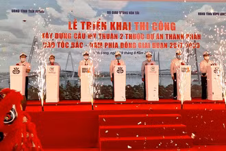 Lễ thi công cầu Mỹ Thuận 2 tại TP Vĩnh Long, sáng 19-8.