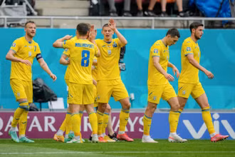 Tuyển Ukraine nhập cuộc đầy thận trọng. (Ảnh: UEFA)