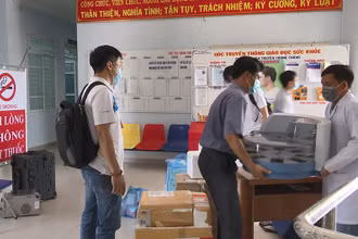 Viện Pasteur Nha Trang khẩn trương hỗ trợ thiết bị y tế cho Phú Yên phục vụ chống dịch Covid-19.