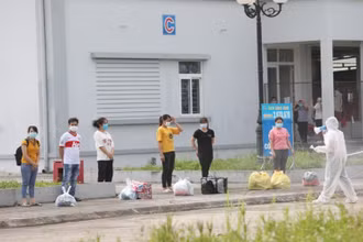 Lạng Sơn đón công nhân từ Bắc Giang về cách ly, theo dõi y tế