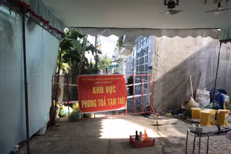 Phong tỏa khu vực vừa ghi nhận 18 trường hợp dương tính SARS-CoV-2.