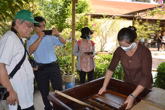 Du khách tham quan tại khu du lịch Một thoáng Việt Nam, huyện Củ Chi, TP Hồ Chí Minh khi đợt dịch Covid-19 chưa bùng phát.