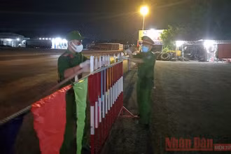 Phong tỏa quán cơm Yến Nam tại Hòa Kiến, thành phố Tuy Hòa nơi bà Y làm việc.