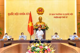 Chủ tịch Quốc hội Vương Đình Huệ phát biểu bế mạc phiên họp.