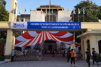 Tại kỳ thi vào lớp 10 Trường chuyên Khoa học Tự nhiên năm 2021