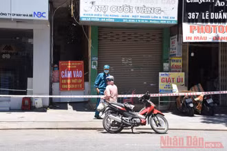 Kiểm soát chặt người dân tại khu vực phong tỏa, cách ly Lê Duẩn - Hoàng Hoa Thám - Lý Thái Tổ.