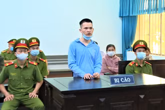 Bị cáo Lê Văn Thành tại phiên tòa.