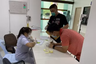 Lào chuẩn bị đẩy mạnh tiêm vaccine phòng Covid-19 cho người dân sau khi nhận được viện trợ vaccine và nhiều trang thiết bị y tế của các nước và tổ chức.