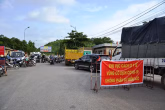 Lập chốt kiểm dịch ra, vào Cửa khẩu Kim Thành để phòng, chống Covid-19.