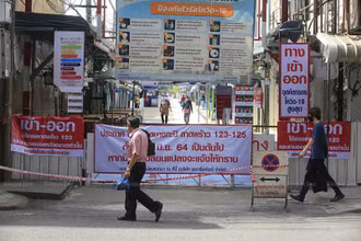Một trung tâm thương mại ở Bangkok bị đóng cửa do bùng phát ổ dịch Covid-19. (Ảnh: Bưu điện Bangkok)