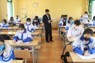 Từ ngày 24- 6, học sinh lớp 12 trên địa bàn tỉnh Thái Nguyên trở lại trường ôn thi tốt nghiệp trung học phổ thông.