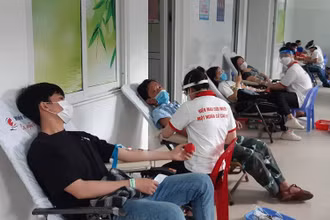 Hiến máu tình nguyện tại Trung tâm Tim mạch.
