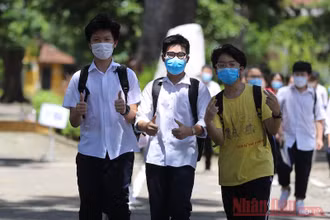 Thí sinh tại kỳ thi vào lớp 10 tại Hà Nội. Ảnh: HÀ NAM