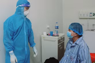 Sản phụ được hồi sinh sau 21 ngày thở máy liên tục và chín lần lọc máu.