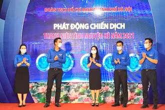 Các đồng chí Bí thư, Phó Bí thư Thường trực, Phó Bí thư Thành đoàn Hà Nội phát động trực tuyến Chiến dịch “Thanh niên tình nguyện hè” 2021.