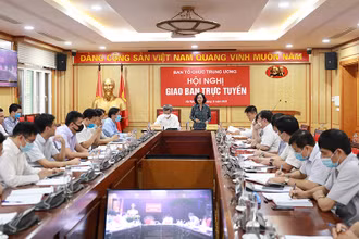 Đồng chí Trương Thị Mai phát biểu tại Hội nghị.