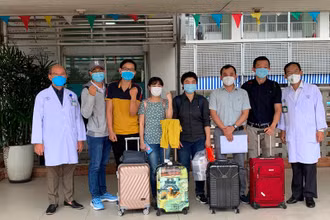 Đội phản ứng nhanh Bệnh viện Chợ Rẫy lên đường hỗ trợ Bệnh viện điều trị Covid-19 Củ Chi. (Ảnh: Bệnh viện cung cấp)