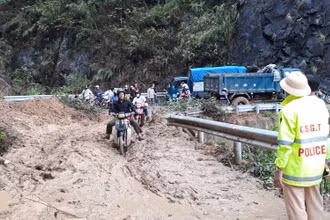 Trong đêm qua và sáng 10-6, tại huyện Trạm Tấu (Yên Bái) có mưa to kéo dài nhiều giờ.