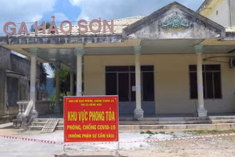 Ga Hảo Sơn, xã Hòa Xuân Nam, thị xã Đông Hòa phong tỏa, tạm dừng đón tàu bắc-nam để chống dịch.