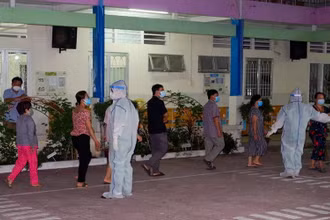 Tiến hành xét nghiệm cho người dân quanh khu vực chợ Sơn Kỳ, Tân Phú.
