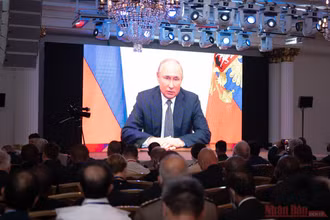 Thông điệp của Tổng thống Nga V. Putin phát tại hội nghị. (Ảnh: THANH THỂ)