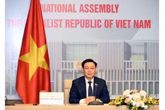 Chủ tịch Quốc hội Vương Đình Huệ phát biểu tại buổi hội đàm với Chủ tịch Nhân đại Trung Quốc Lật Chiến Thư.