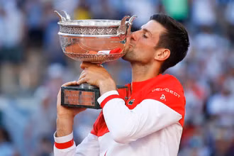 Djokovic lần thứ 2 vô địch Roland Garros. (Ảnh: Reuters)