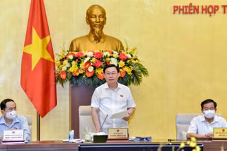 Chủ tịch Quốc hội Vương Đình Huệ phát biểu bế mạc phiên họp.