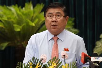 Đồng chí Nguyễn Thành Phong phát biểu tại kỳ họp.