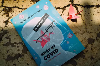 Tập bút ký "Nhật ký Covid". Ảnh; Nhã Nam
