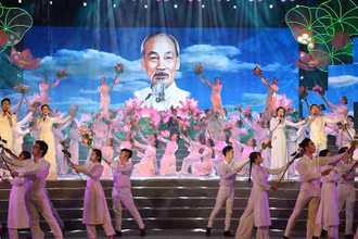 Một chương trình nghệ thuật đặc biệt về Chủ tịch Hồ Chí Minh.