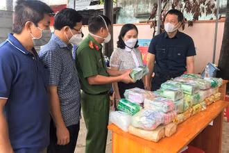 Lực lượng công an thu số ma túy, thời điểm bắt giữ vào ngày 30/9/2021.